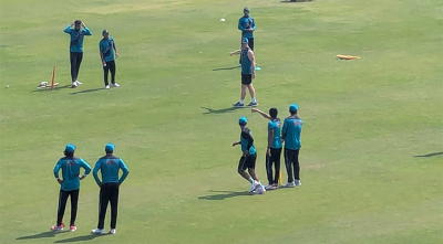 রোদ উপেক্ষা করে অনুশীলনে ব্যস্ত বাংলাদেশ দল