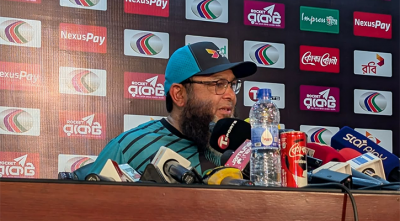 ম্যাচের মতো অনুশীলন পরিবেশ তৈরি করছেন মুশতাক 