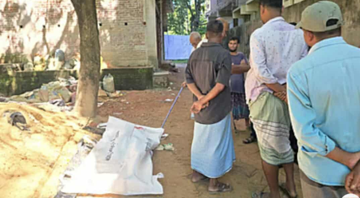 লোহাগাড়ায় ছাদ ভেঙে শ্রমিকের মৃত্যু
