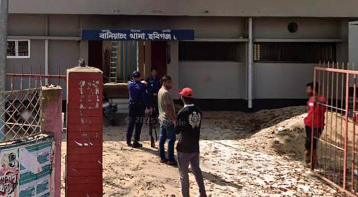 তরুণীকে নিয়ে পালানো পুলিশ সদস্যের ভাইকে কুপিয়ে হত্যা