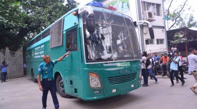 ট্রাইব্যুনালে নেওয়া হয়েছে সেনা কর্মকর্তাদের