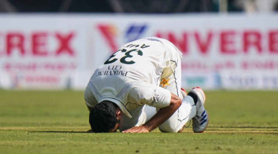 ৯২ বছরের রেকর্ড ভেঙে অভিষেকেই ইতিহাসের পাতায় ‘বুড়ো’ আফ্রিদি