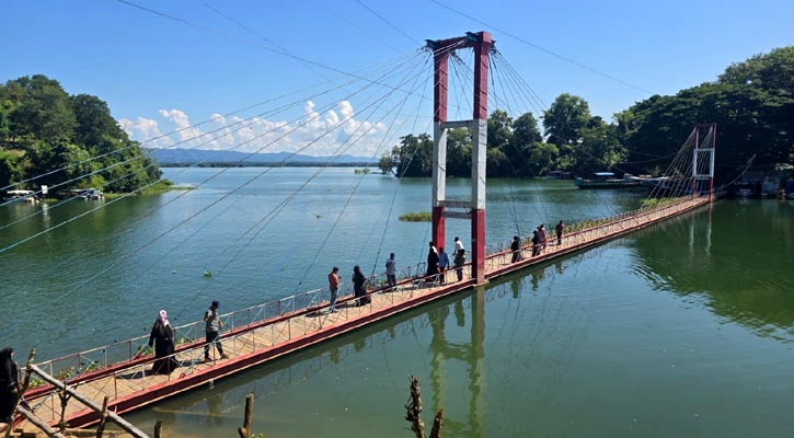 ৮৩ দিন পর ভেসে উঠল রাঙামাটির ঝুলন্ত সেতু